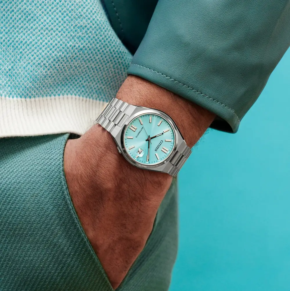 Zegarki z tarczami w kolorze turkusowym
